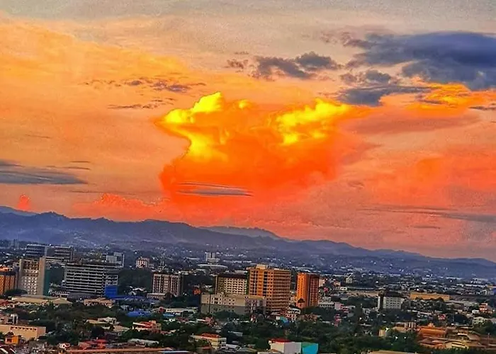 Amazing Skyline View *